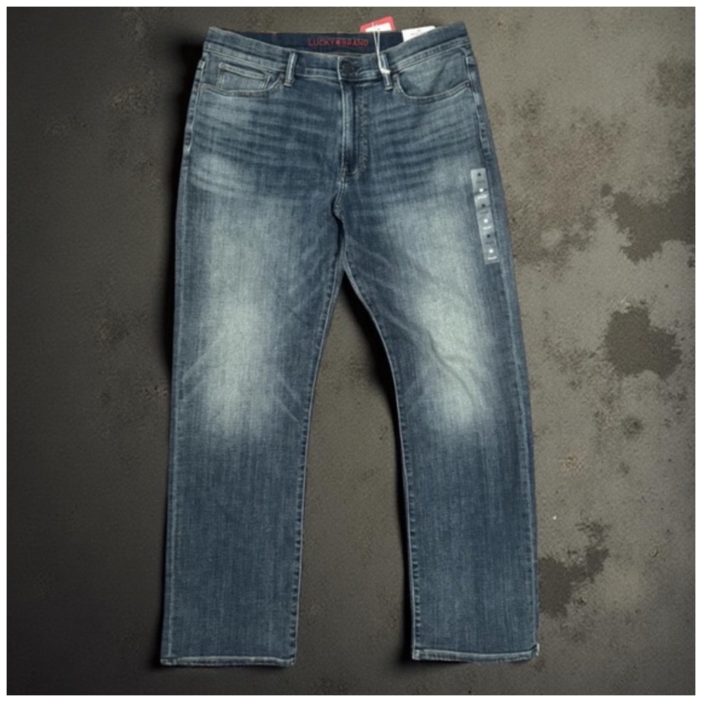 LUCKY BRAND • 363 Vintage Harrison Straight Coolmax Stretch Jeans - Picture 8 of 9